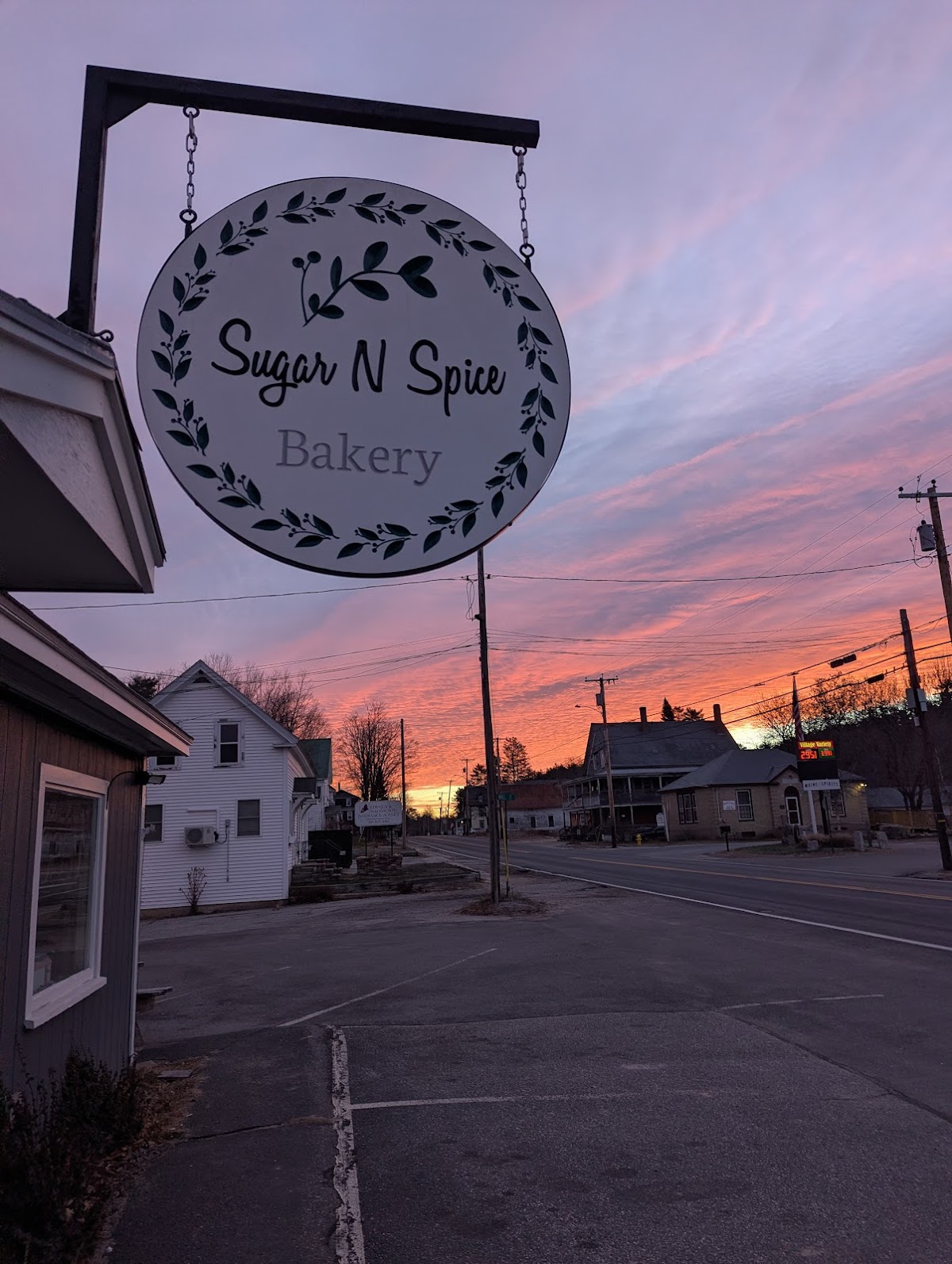 Sugar-N-Spice Bakery interior